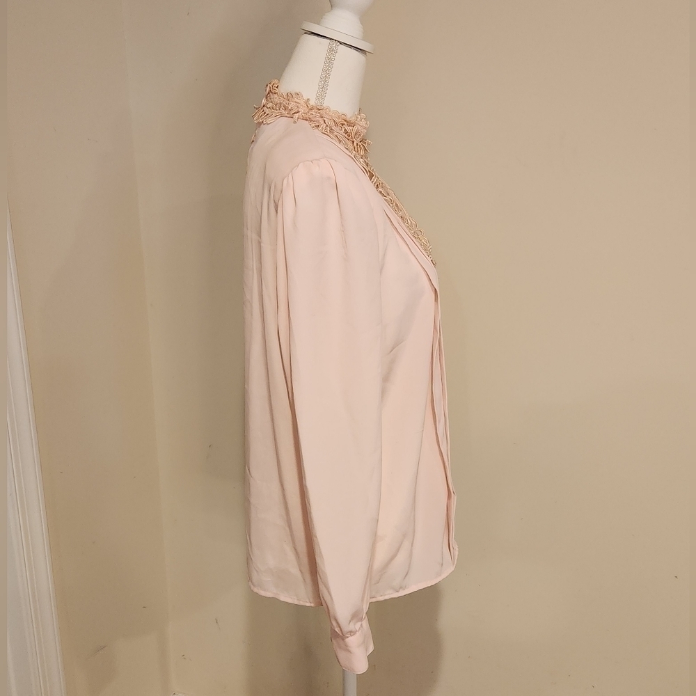 Vintage Worthington Womens's Light Pink Blouse with Lace detail, size 8 - Picture 3 of 12